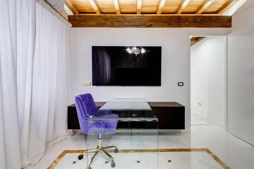 Leonetto Elegant Apartment Roma 0*,  Italia
