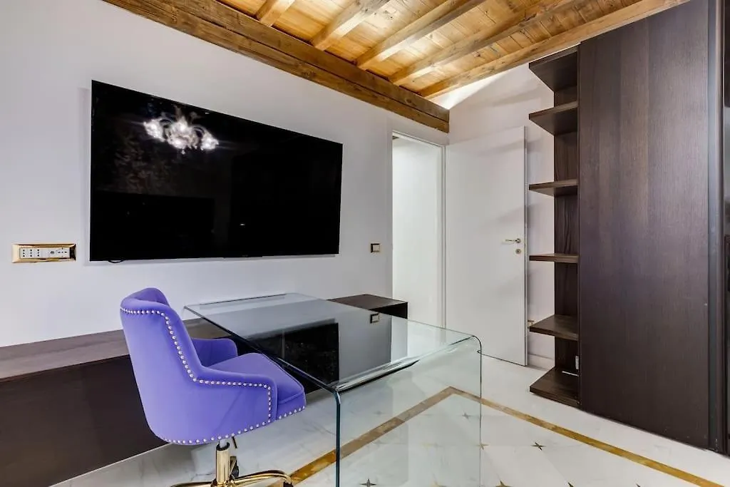 Leonetto Elegant Apartment Roma 0*,  Italia